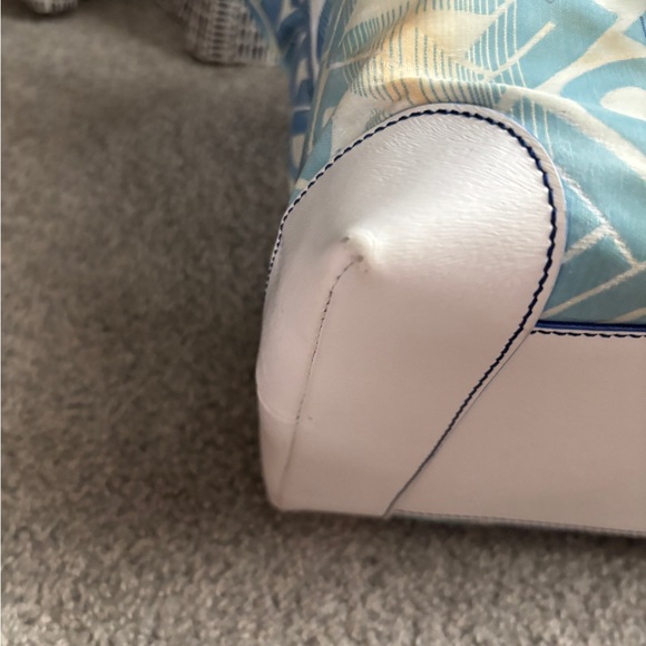 !!SOLD!! FENDI Calfskin Canvas Basket Sea Medium Tote White Blue - Picture 7 of 16